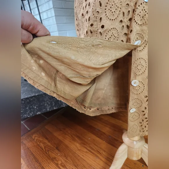 Cleobella Demi Organic Cotton Tan Eyelet Shell Button Dress Size Small - Picture 9 of 12